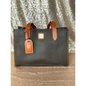 Small Dooney and Bourke purse